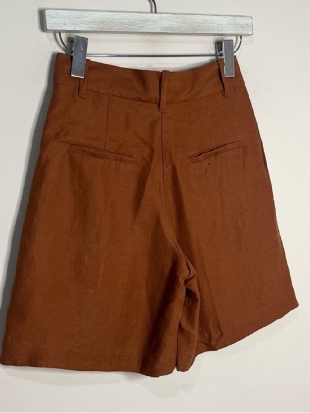 Wilfred Effortless Linen Long Pleated Shorts - Picture 3 of 5